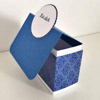 goodie in designerpapier pfauenpracht in blaubeere